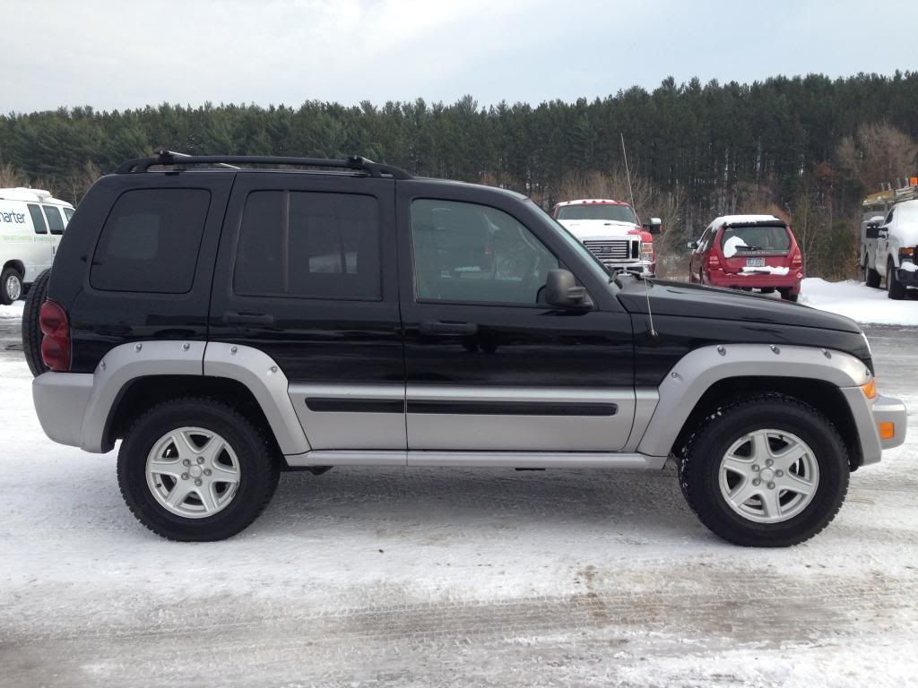 Sell used 2005 JEEP LIBERTY 4x4 CRD DIESEL! CUSTOM RENEGADE FENDER